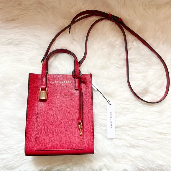 New! MARC JACOBS Micro Grind Leather Tote Bag in Savvy Cherry Red - Picture 2 of 11